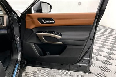 2025 Nissan Pathfinder Platinum 4WD - Cargo Package