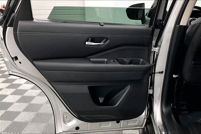 2025 Nissan Pathfinder Platinum 4WD - Black Appearance, Lighting, Cargo Pkgs