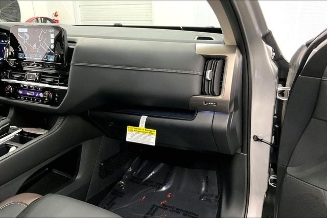 2025 Nissan Pathfinder Platinum 4WD - Black Appearance, Lighting, Cargo Pkgs