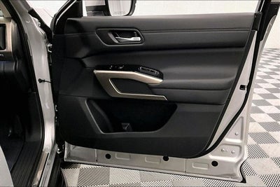 2025 Nissan Pathfinder Platinum 4WD - Black Appearance, Lighting, Cargo Pkgs