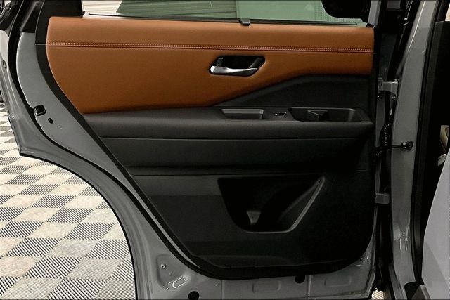 2026 Nissan Pathfinder Platinum 4WD - Cargo Package