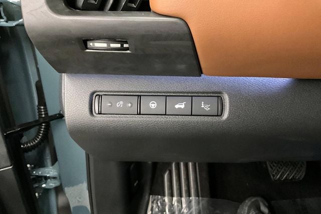 2026 Nissan Pathfinder Platinum 4WD - Captain Chairs, Lighting, Cargo Pkgs