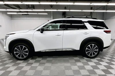 2026 Nissan Pathfinder Platinum 4WD - Captain Chairs, Accent, Cargo, Lighting Pkgs