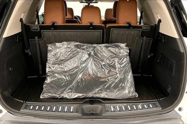 2026 Nissan Pathfinder Platinum 4WD - Captain Chairs, Accent, Cargo, Lighting Pkgs