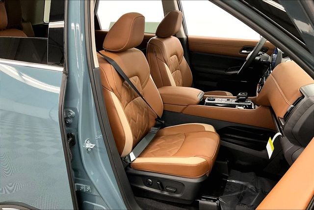 2026 Nissan Pathfinder Platinum 4WD - Captain Chairs, Accent, Lighting, Cargo Pkgs