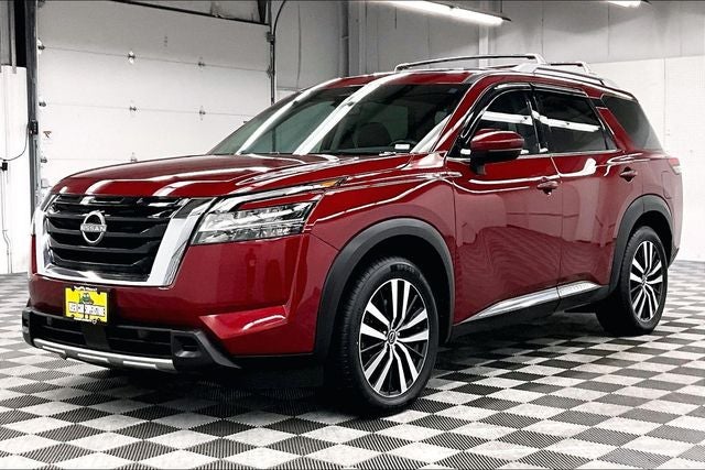 2023 Nissan Pathfinder Platinum