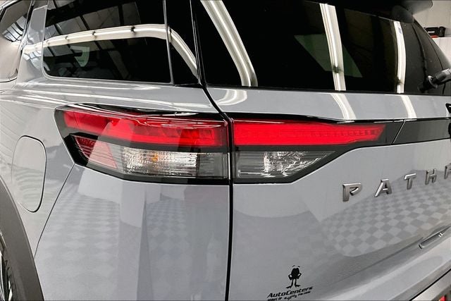 2026 Nissan Pathfinder Platinum 4WD - Captain Chairs and Cargo Packages