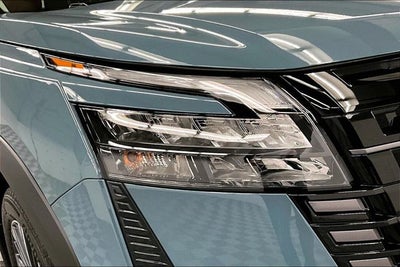 2026 Nissan Pathfinder Platinum 4WD - Captain Chairs and Cargo Packages