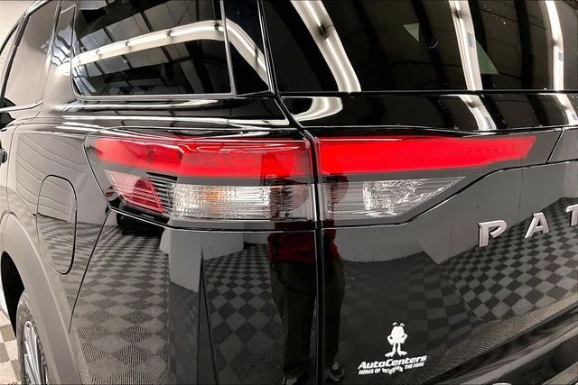 2026 Nissan Pathfinder Platinum 4WD - Captain Chairs and Cargo Pkgs