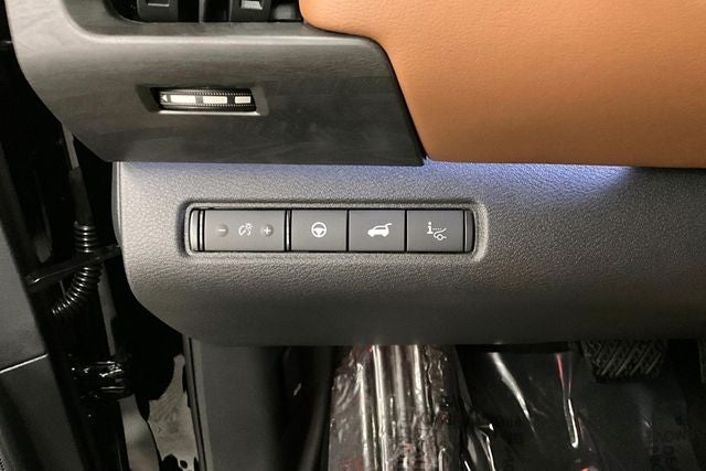 2026 Nissan Pathfinder Platinum 4WD - Captain Chairs and Cargo Pkgs