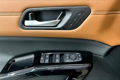 2026 Nissan Pathfinder Platinum 4WD - Captain Chairs and Cargo Pkgs