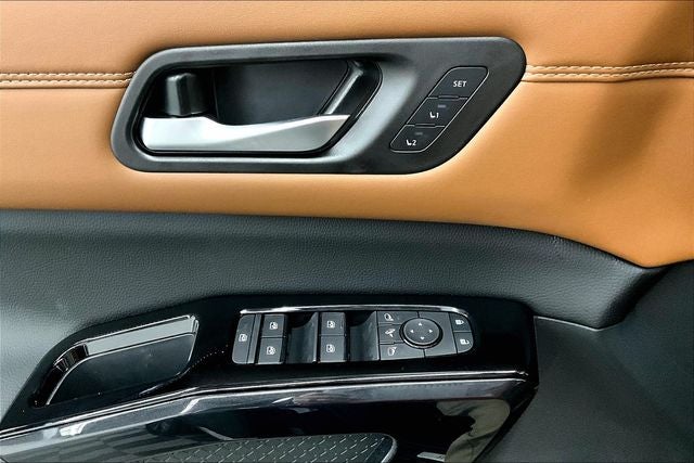 2026 Nissan Pathfinder Platinum 4WD - Captain Chairs and Cargo Pkgs