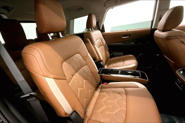 2026 Nissan Pathfinder Platinum 4WD - Captain Chairs and Cargo Pkgs