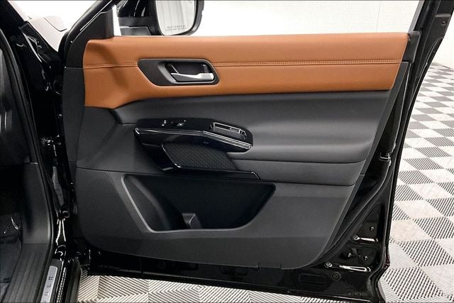 2026 Nissan Pathfinder Platinum 4WD - Captain Chairs and Cargo Pkgs