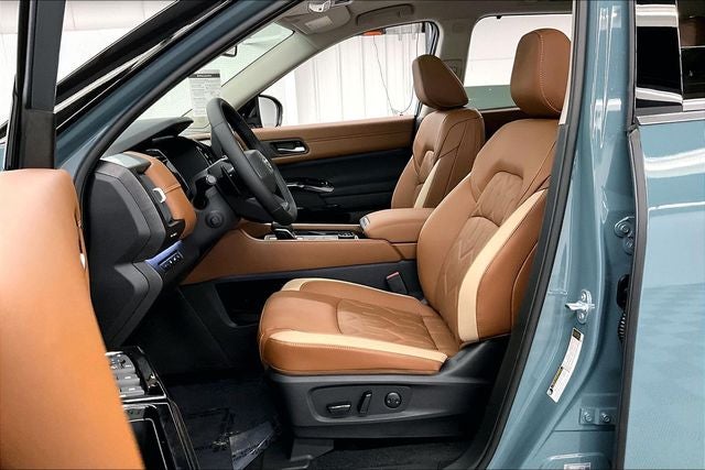 2026 Nissan Pathfinder Platinum 4WD - Captains Chairs and Cargo Pkgs