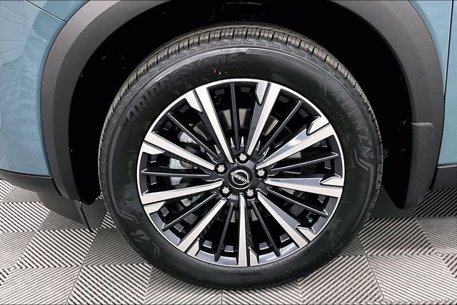 2026 Nissan Pathfinder Platinum 4WD - Captains Chairs and Cargo Pkgs