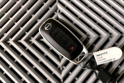 2026 Nissan Pathfinder Platinum 4WD - Captains Chairs and Cargo Pkgs