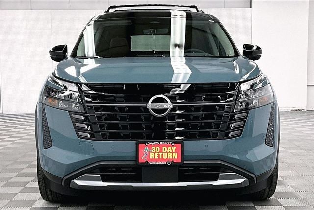 2026 Nissan Pathfinder Platinum 4WD - Captains Chairs and Cargo Pkgs