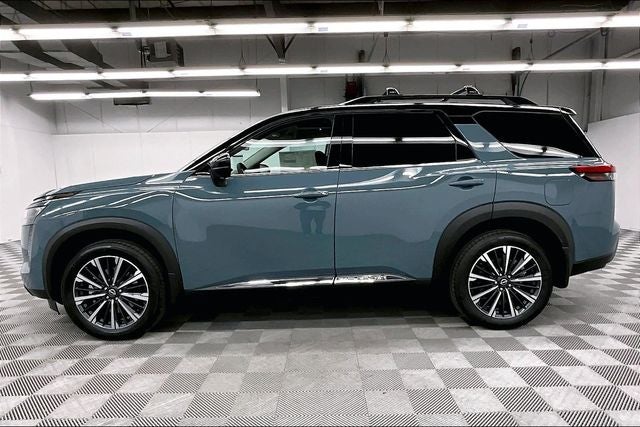 2026 Nissan Pathfinder Platinum 4WD - Captains Chairs and Cargo Pkgs