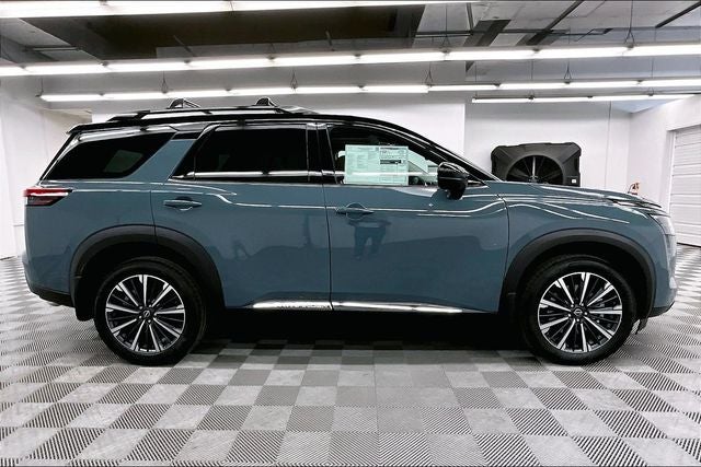 2026 Nissan Pathfinder Platinum 4WD - Captains Chairs and Cargo Pkgs