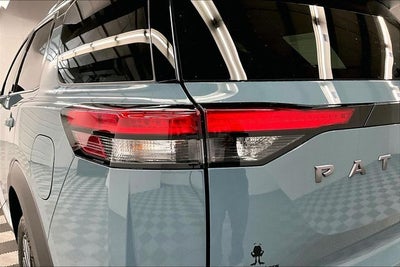 2026 Nissan Pathfinder Platinum 4WD - Captains Chairs and Cargo Pkgs