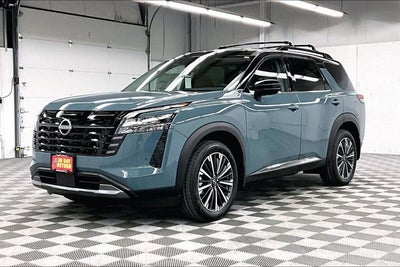 2026 Nissan Pathfinder Platinum 4WD - Captains Chairs and Cargo Pkgs