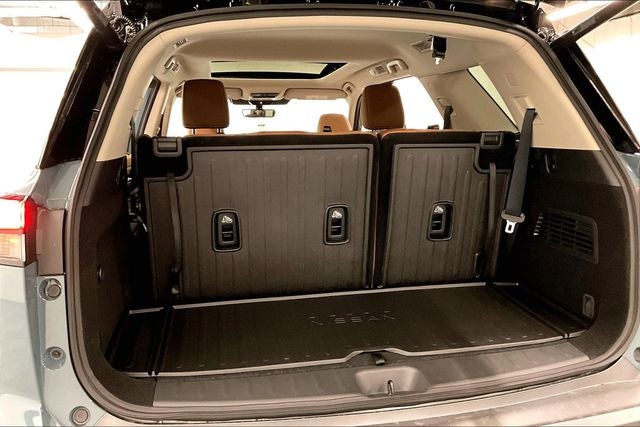 2026 Nissan Pathfinder Platinum 4WD - Captains Chairs and Cargo Pkgs