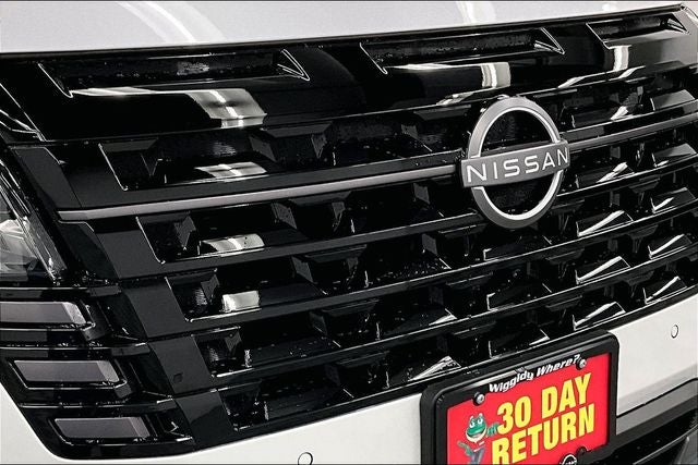 2026 Nissan Pathfinder Platinum 4WD - Captain Chairs, Accent, Cargo, Lighting Pkgs