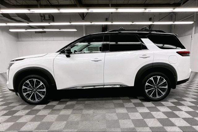 2026 Nissan Pathfinder Platinum 4WD - Captain Chairs, Accent, Cargo, Lighting Pkgs
