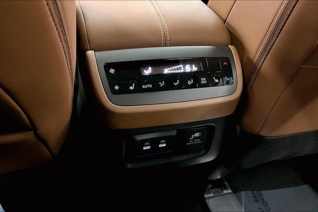 2026 Nissan Pathfinder Platinum 4WD - Captain Chairs, Accent, Cargo, Lighting Pkgs