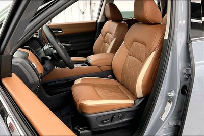 2026 Nissan Pathfinder Platinum 4WD - Accent, Captain Chairs, Lighting, Cargo Pkgs