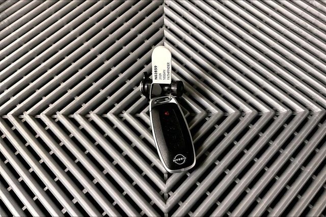 2026 Nissan Pathfinder Platinum 4WD - Accent, Captain Chairs, Lighting, Cargo Pkgs