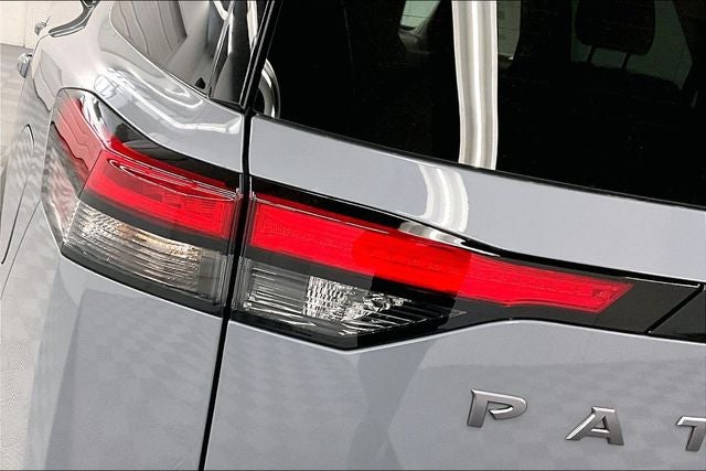 2026 Nissan Pathfinder Platinum 4WD - Accent, Captain Chairs, Lighting, Cargo Pkgs