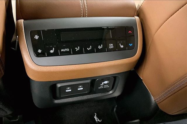 2026 Nissan Pathfinder Platinum 4WD - Accent, Captain Chairs, Lighting, Cargo Pkgs