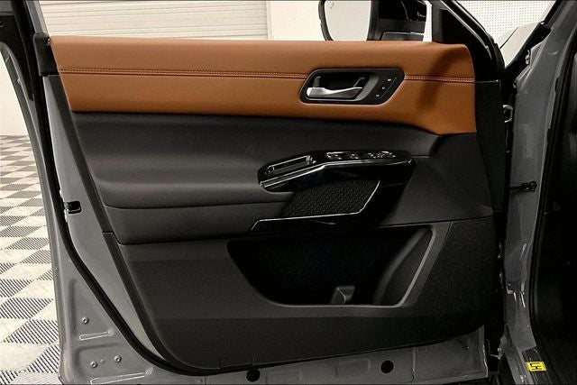 2026 Nissan Pathfinder Platinum 4WD - Accent, Captain Chairs, Lighting, Cargo Pkgs