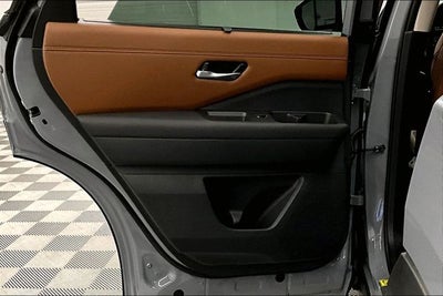 2026 Nissan Pathfinder Platinum 4WD - Accent, Captain Chairs, Lighting, Cargo Pkgs