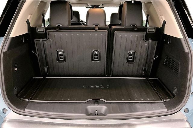 2026 Nissan Pathfinder Platinum 4WD - Captain Chairs and Cargo Packages