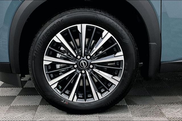 2026 Nissan Pathfinder Platinum 4WD - Accent, Captain Chairs, Lighting, Cargo Pkgs