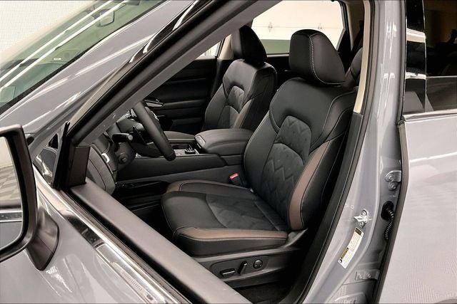 2026 Nissan Pathfinder Platinum 4WD - Captain Chairs, Accent, Cargo, Lighting Pkgs