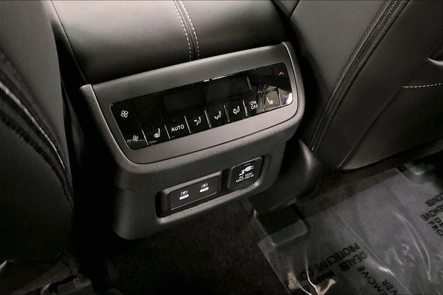 2026 Nissan Pathfinder Platinum 4WD - Captain Chairs, Accent, Cargo, Lighting Pkgs