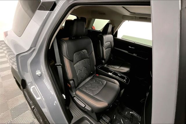 2026 Nissan Pathfinder Platinum 4WD - Captain Chairs, Accent, Cargo, Lighting Pkgs