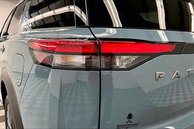 2026 Nissan Pathfinder Platinum 4WD - Accent, Captain Chairs, Lighting, Cargo Pkgs