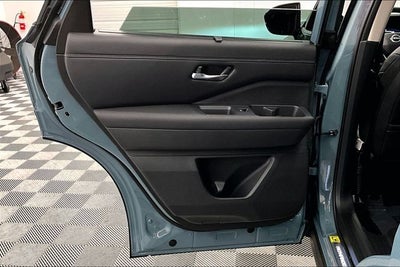 2026 Nissan Pathfinder Platinum 4WD - Accent, Captain Chairs, Lighting, Cargo Pkgs