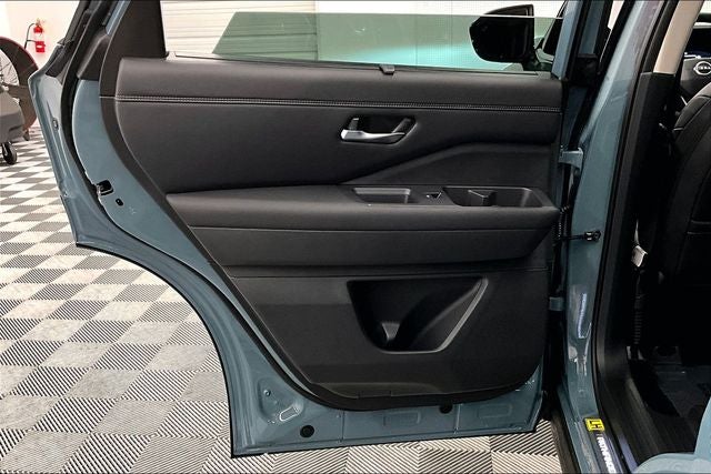 2026 Nissan Pathfinder Platinum 4WD - Accent, Captain Chairs, Lighting, Cargo Pkgs