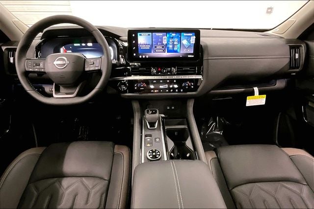 2026 Nissan Pathfinder Platinum 4WD - Accent, Captain Chairs, Lighting, Cargo Pkgs