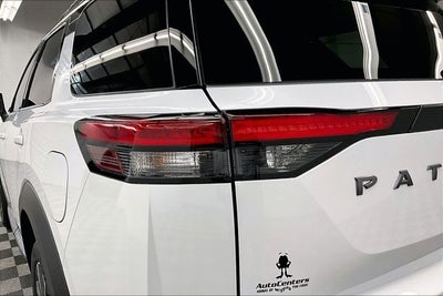 2026 Nissan Pathfinder Platinum 4WD - Captain Chairs and Cargo Packages