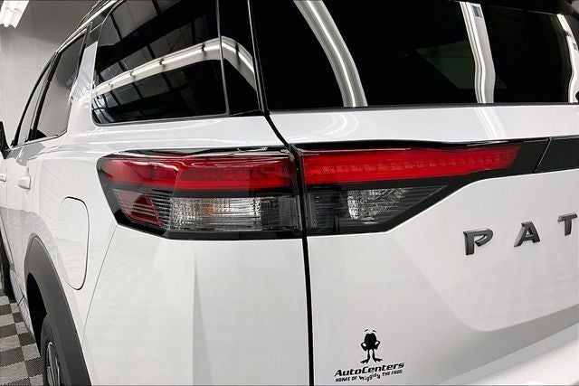 2026 Nissan Pathfinder Platinum 4WD - Captain Chairs and Cargo Packages