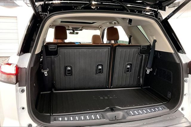 2026 Nissan Pathfinder Platinum 4WD - Captain Chairs and Cargo Packages
