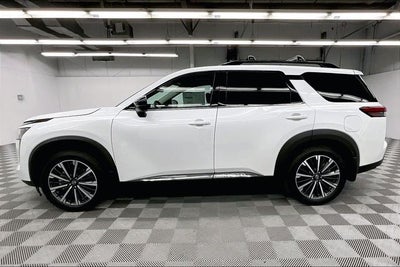 2026 Nissan Pathfinder Platinum 4WD - Captain Chairs, Accent, Cargo, Lighting Pkgs