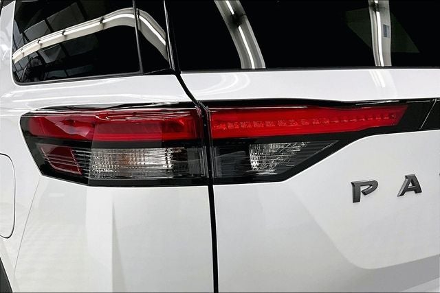 2026 Nissan Pathfinder Platinum 4WD - Captain Chairs, Accent, Cargo, Lighting Pkgs